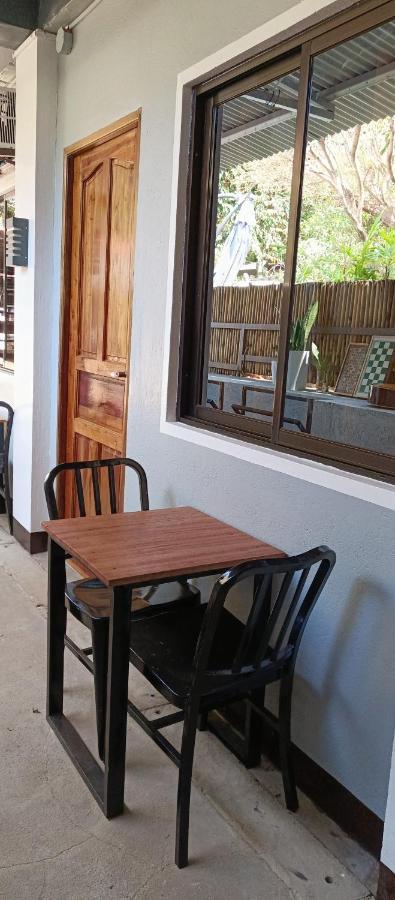 Elisha'S Guest House Coron Extérieur photo