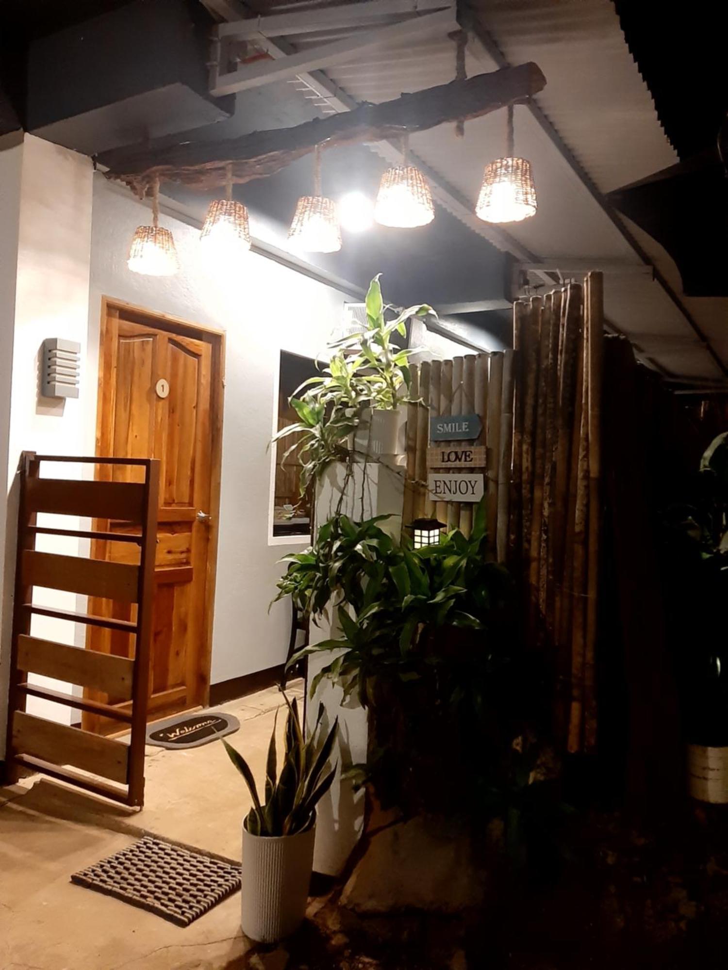 Elisha'S Guest House Coron Extérieur photo